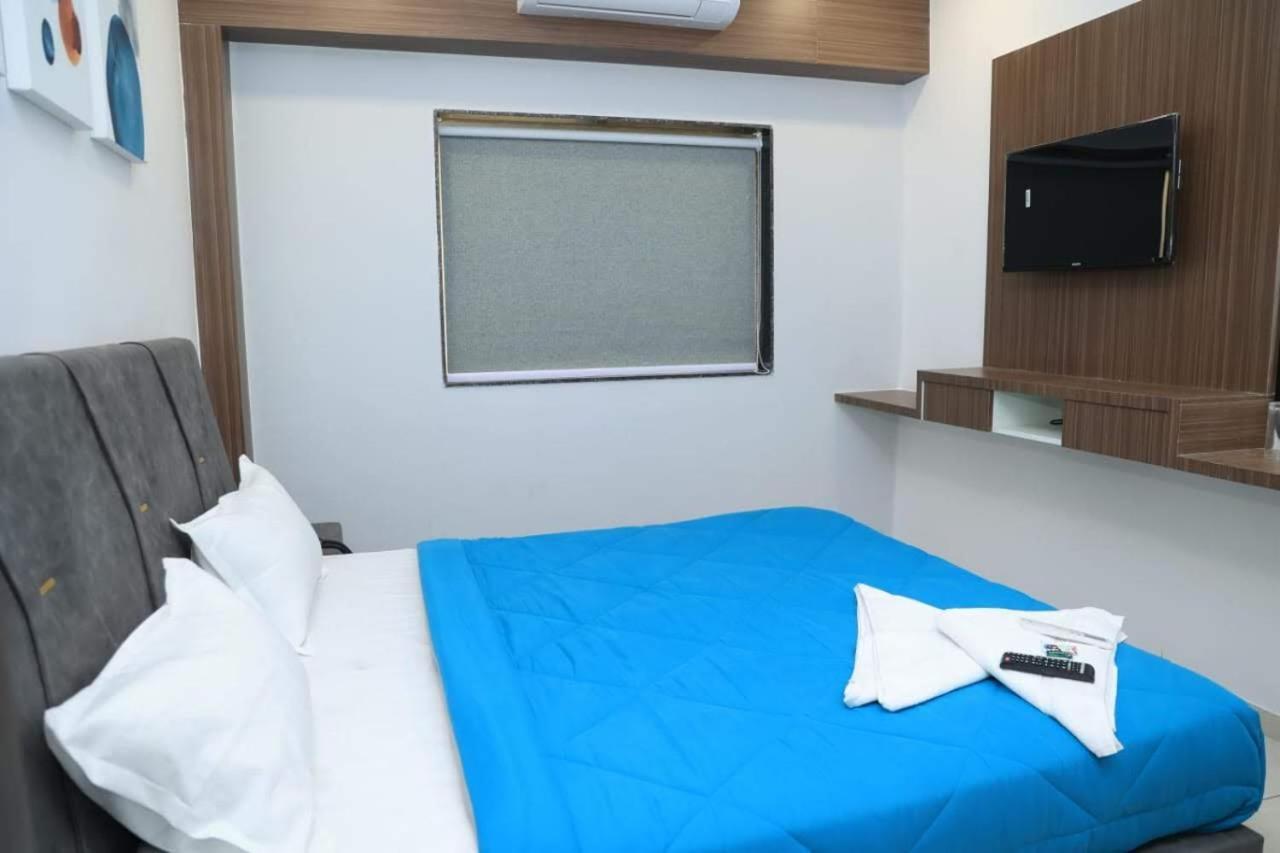 Hotel Fortune Surate Chambre photo