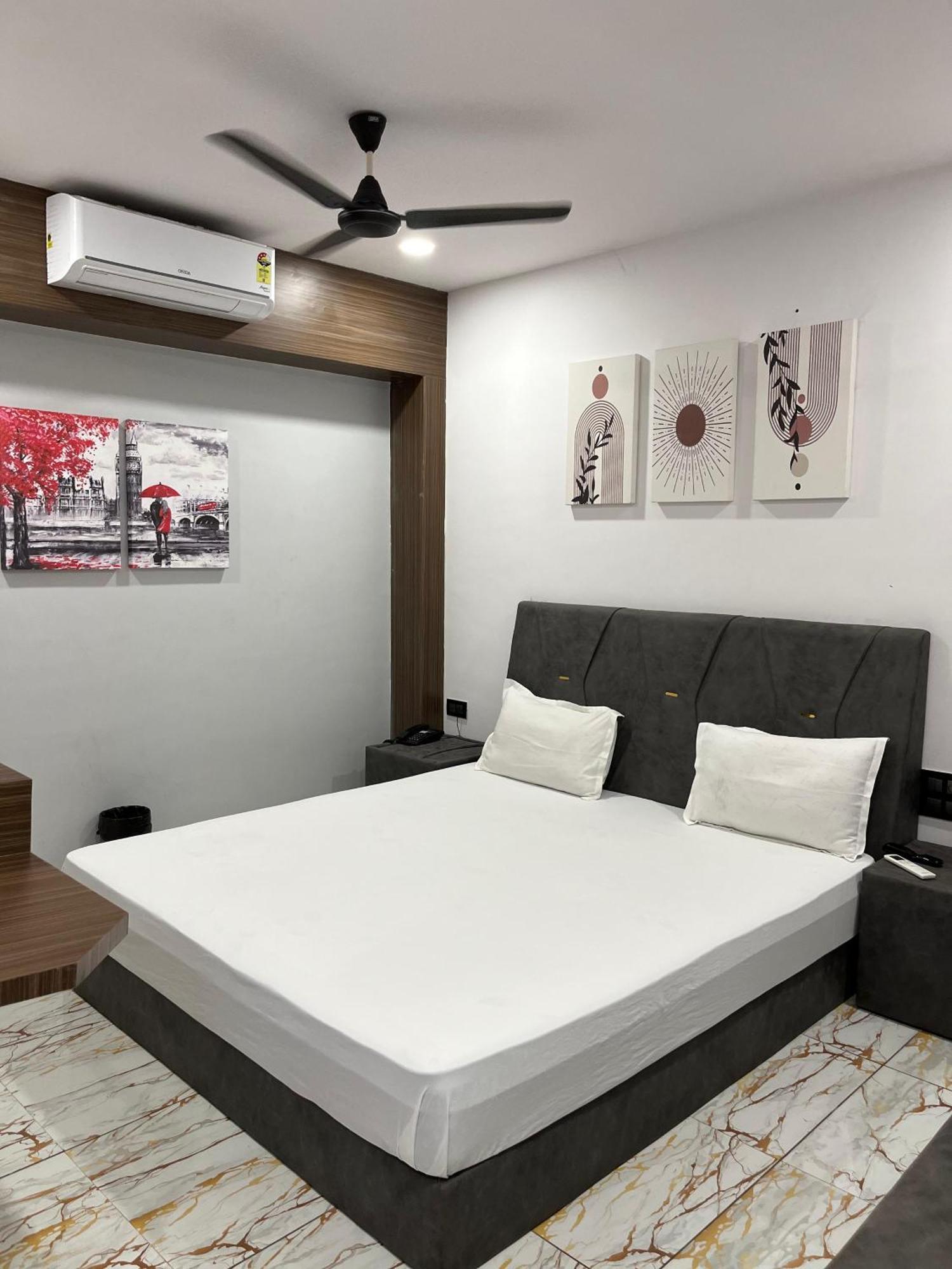 Hotel Fortune Surate Extérieur photo